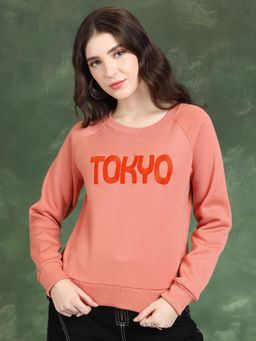 TOKYO TALKIES - Womens Coral Typography Pullover Sweatshirt