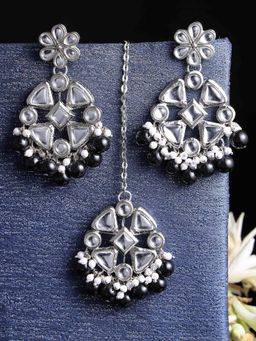 Karatcart - Oxidised Silver Black Beads Kundan Dangler Earrings with Maangtikka (Set of 2)
