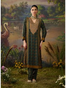 Lakshita - Womens Green V-Neck Embroidered Kurta with Pant
