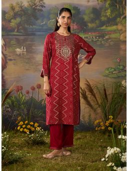 Lakshita - Women's Red Round Neck Embroidered Kurta with Pant