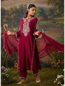 Lakshita - Women's Pink Round Neck Embroidered Kurta with Pant and Dupatta