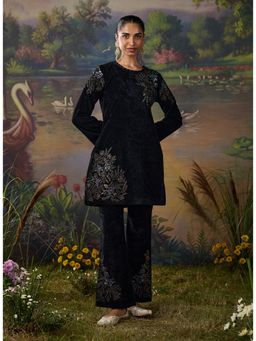 Lakshita - Women's Black Round Neck Embroidered Kurta with Pant