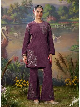 Lakshita - Women's Purple Round Neck Embroidered Kurta with Pant