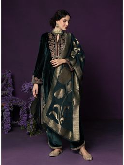 Lakshita - Women's Green Mandarin Neck Embroidered Kurta with Pant and Dupatta