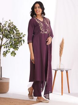 Kami Kubi - Women's Purple Cotton Thread Work Kurta with Pant and Dupatta