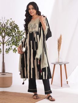 Kami Kubi - Women's Black Cotton Embroidered Kurta with Pant and Dupatta