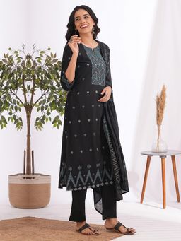 Kami Kubi - Women's Black Cotton Thread Work Kurta with Pant and Dupatta
