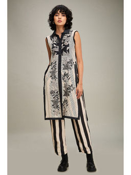 Soup by Sougat Paul - Ahyana Applique Kurta and Pant (Set of 2)