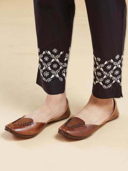 Fabindia - Brown Leather Juttis