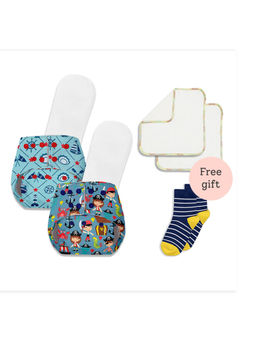 BASIC - Pack Of 2 Freesize Cloth Diapers With Free Pair Of Wipes And Socks For Baby 0-3 Yrs