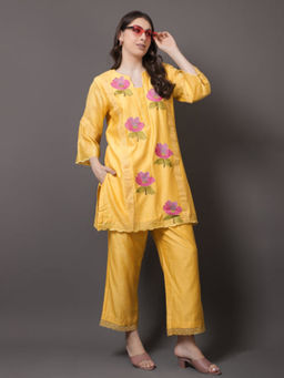 GAGAN VOHRA - Yellow Round Neck Embroidered Thread Work Kurta with Pant