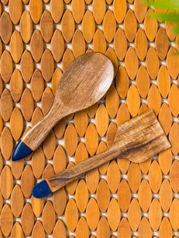 ExclusiveLane - 'Indigo Pack' Hand-painted Serving Spoon & Spatula In Mango Wood (Set of 2)