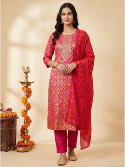 FASHOR - Floral Printed Woven Jacquard Kurta With Pant & Dupatta