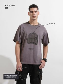 The Indian Garage Co - Men Purple Relaxed Fit Graphic Stud Half Sleeves T-shirt