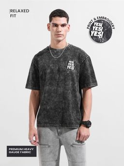 The Indian Garage Co - Men Black Relaxed Fit Embroidered Half Sleeves T-shirt