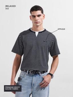 The Indian Garage Co - Men Black Relaxed Fit Stripes Half Sleeves T-shirt