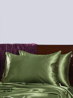 Sivya by Home - Satin Pillow Covers 18inch x 27inch or 45 x 68 Cm Pack of 2 (Green)