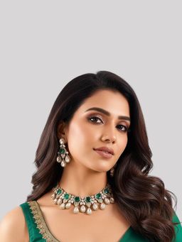 Auraa Trends - Gold Finish Kundan Polki And Emerald Stone Green Choker Necklace With Earrings