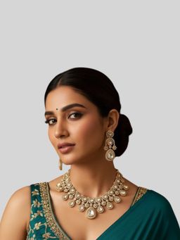 Auraa Trends - Gold Finish Kundan Polki White Choker Necklace With Earrings