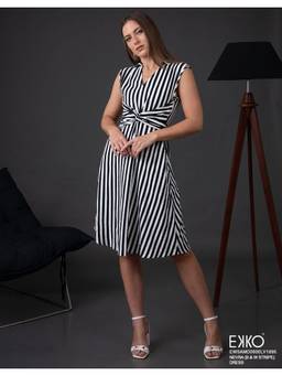 EKKO - Black Linen Blend Flare Fit Sleeveless Tie-Up Detailed Midi Dress