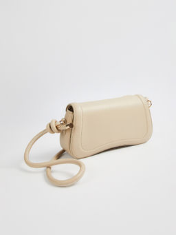 max - Women Solid Shoulder Bag