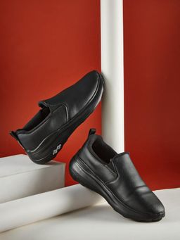 Campus - Ivory Men Black Walking Shoes