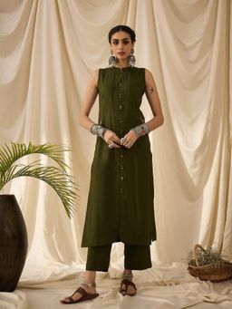 STADO - Women Solid Green Kurta with Pant