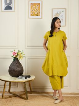 STADO - Women Solid Yellow Kurta with Pant