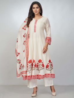 Amchoor - Women Red Mul Chanderi Floral Anarkali Kurta with Pant and Dupatta