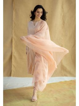 The Indian Ethnic Co. - Peach Solid Cotton Kota Doria Dupatta With Tassels