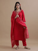 Red color option, Sold out, Currently selected