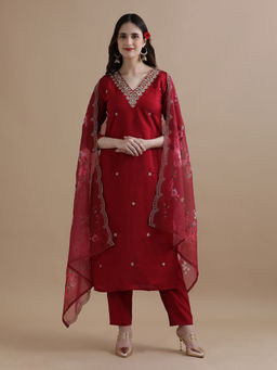 Jaipur Kurti - Red Floral Embroidered Chanderi Kurta with Pant and Dupatta (Set of 3)