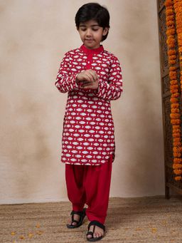 PSPeaches - Boys Red Ethnic Printed Regular Kurta with Salwar (Set of 2)