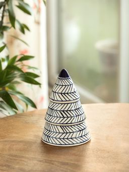 ExclusiveLane - Christmas Pine' Ceramic Decorative Showpiece (Hand-Painted, 18.1 Cm)