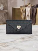 Black color option, Sold out, Currently selected
