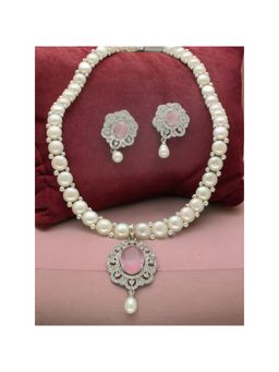Sri Jagdamba Pearls - Sumptuous Pearl Jewellery Set