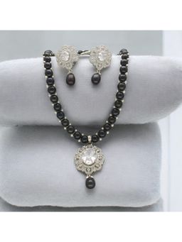 Sri Jagdamba Pearls - Pran Pearl Necklace with Pair Of Earrings