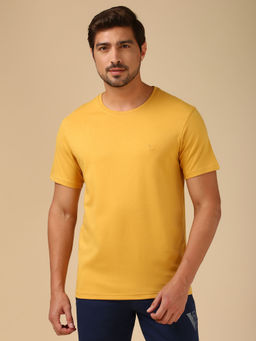 Van Heusen - Men Yellow Solid Regular Fit T-Shirt