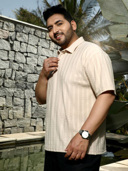 Instafab Plus - Men Saltbox Beige Spiral Knot-Tactile Polo T-Shirt