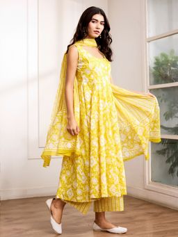 Aadveka - Floral Yellow Square Neck Jaipuri Cotton Kurta with Palazzo and Dupatta