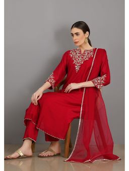 Asaga - Women Red Mehboob Kurta with Pant and Dupatta