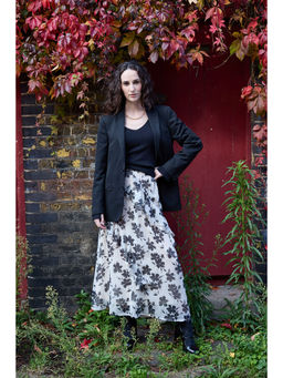 IS.U - Floral Off-White Skirt