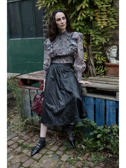 IS.U - Floral Grey Gathered Smocked Sleeve Top