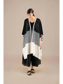 AMPM - Black Alaia Cape