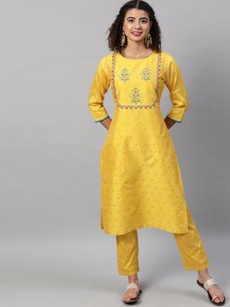 STREET 9 - Embroidered Kurta With Pant