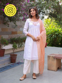 Bud & Tulip - Devashi Kurta with Pant and Dupatta (Set of 3)
