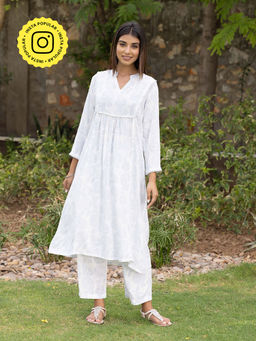 Bud & Tulip - Manya Pearl Kurta with Pant (Set of 2)