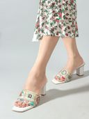 White color option, Currently selected