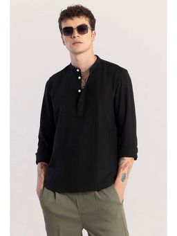 Snitch - Men Black Textured Casual Shirt