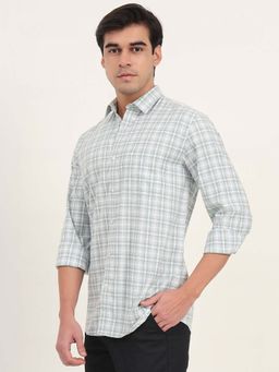 Greenfibre - Men Green Checks Casual Shirt